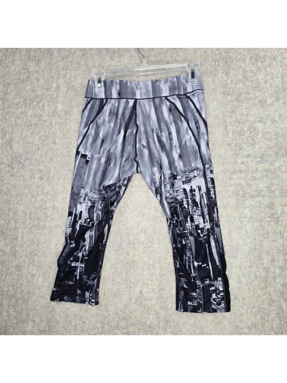Reebok Womens Cityscape Capri Leggings Black & Gray S Mid-Rise Stretch Athletic - Picture 2 of 6